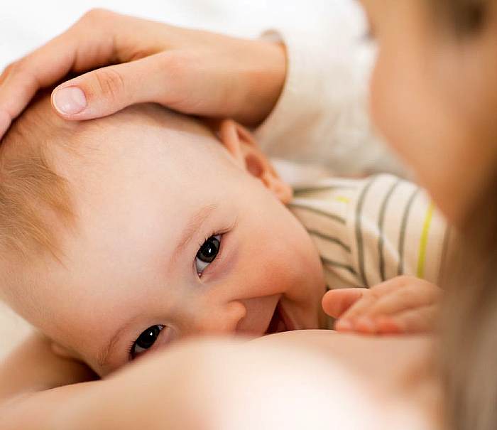Jak dbać o skórę mamy i dziecka w czasie karmienia piersią?